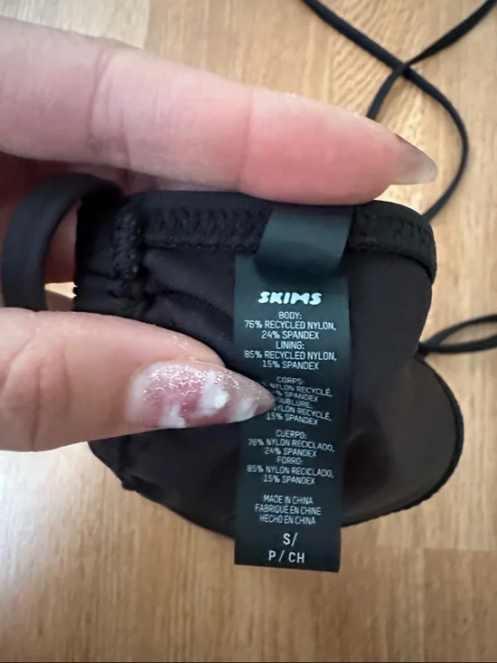 SKIMS Black Triangle String Bikini Top - Picture 2 of 2